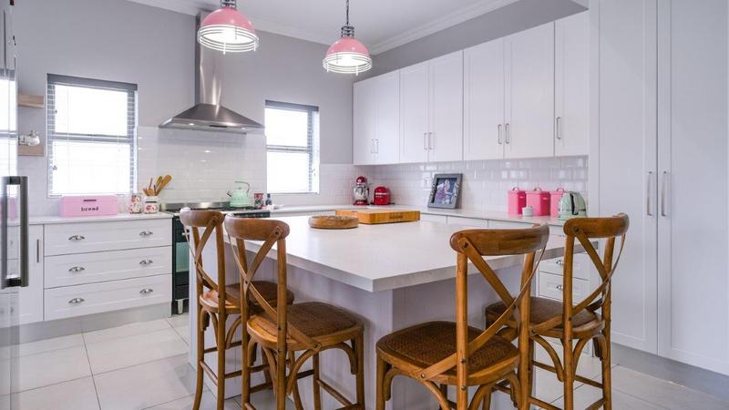 4 Bedroom Property for Sale in Blue Mountain Village Western Cape